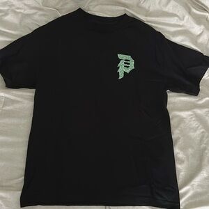 Men’s Graphic Tee from Zumiez. Worn once, nice material. Popular anime shirt